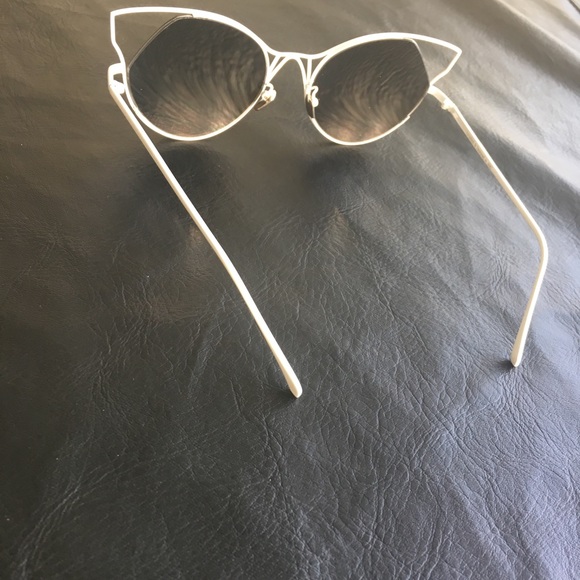 🔌 SOLD OUT TOPFOXX Caty Shades - Picture 6 of 8